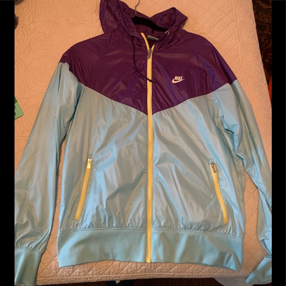 Nike wind breaker